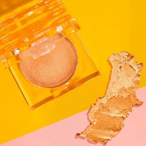 BEAUTY FOR CERTAIN CREAM
HIGHLIGHTER #08
PEARLESCENT TAUPE, BRAND NEW!